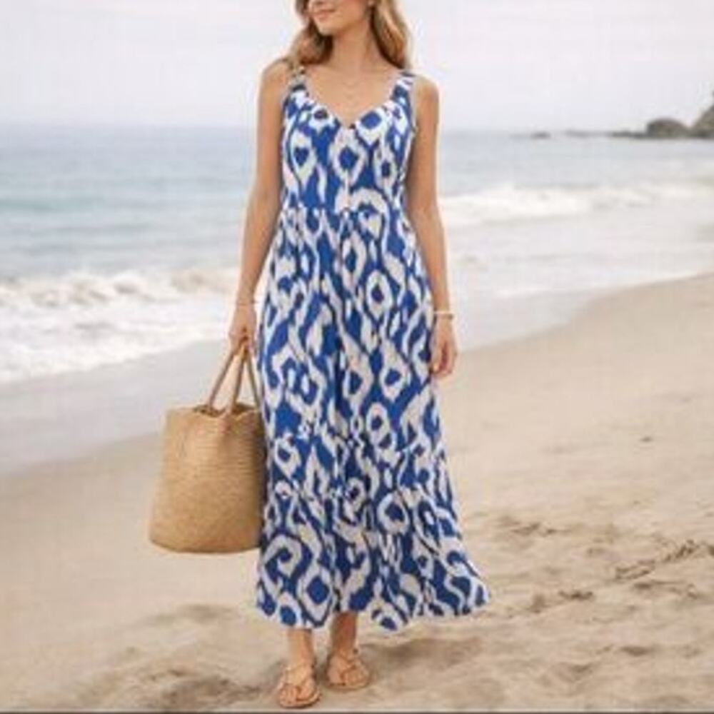 EVEREVE Myra Blue & White Pattern Maxi Dress // M
